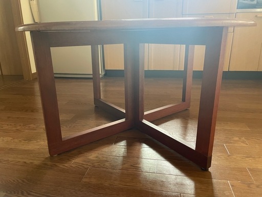 神戸のヴィンテージ家具屋で購入したテーブル