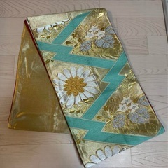 着物　帯　金　赤　花柄