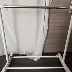 ニトリ　ハンガーラック　2段ラック(3段にできる補助ラックつき)の画像