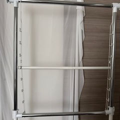 ニトリ　ハンガーラック　2段ラック(3段にできる補助ラックつき)の画像