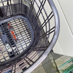 購入後、タイヤ交換が必要です(購入者さまにお願いしております)中古　電動自転車　YAMAHA 　パス の画像