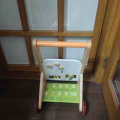 baby walker の画像