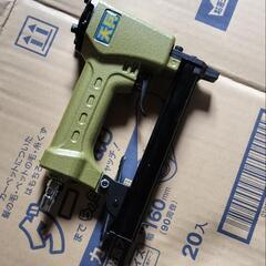 釘打ち エアタッカー DIY 