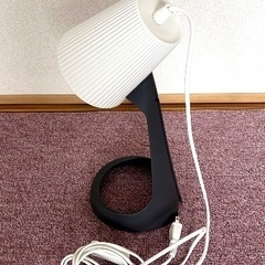 IKEA デスクランプ　ライト　LED電球付の画像