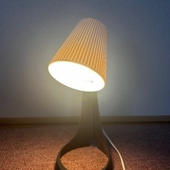IKEA デスクランプ　ライト　LED電球付の画像