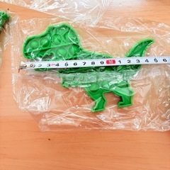 プッシュポップ木の実7.5cm3個&特大恐竜15cm4個の7個まとめの画像