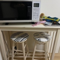 テーブルと椅子