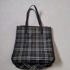 Burberryのトートバッグの画像