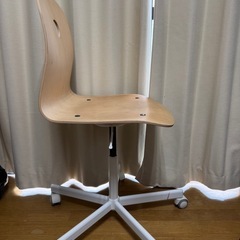 イケア ローラー付き椅子の画像