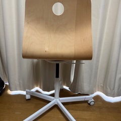 イケア ローラー付き椅子の画像