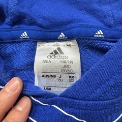 アディダス　adidas パーカー　青　130の画像