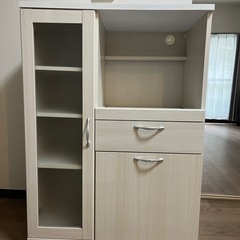 美品　5/28まで　おしゃれ
キッチンキャビネットの画像