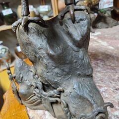 リサイクルショップどりーむ天保山店　No2375　鷹　置物　金属製　オブジェ　高さ51㎝の画像