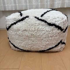 スツール　椅子　イス　腰かけ　オットマン　
モロッカン柄の画像