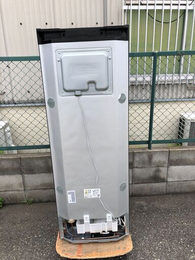 JMR0712K) シャープ冷蔵庫2022年製<幅：約56cm 奥行：約59cm 高さ：約156cm>中古品【取りに来られる方限定】 