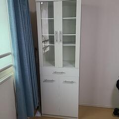 ホワイト　食器棚　引き出しのネジ緩い