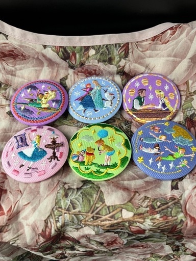 ディズニー刺繍缶バッジ (mm) 千種の交換したいの助け合い