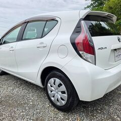 アクア☆L☆中期型☆車検令和8年8月☆純正SDナビ☆CD☆ETC☆バックカメラ☆キーレスエントリー☆スペアキー☆スペアタイヤの画像
