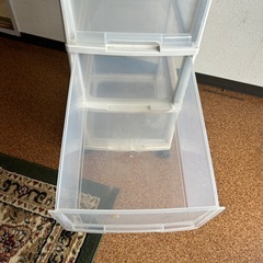 プラスチック製引き出しの画像