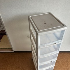 プラスチック製引き出しの画像