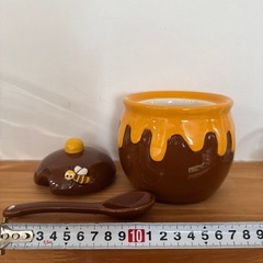 ハニーポット　キャニスター　陶器　スプーン付き　かわいい入れ物の画像