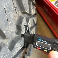 YOKOHAMA LT275/55R20 10PR 4本 ジオランダーM/T G003 ランクル プラド ゲレンデ w463 ゴツゴツタイヤ 2020年製 バリ山 マッドタイヤの画像