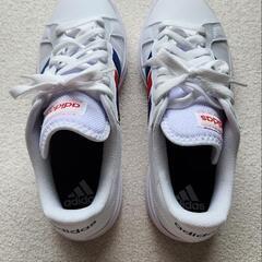adidasスニーカー