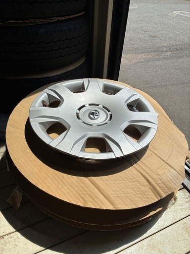 ハイエース、新車外しタイヤ（ホイール無し） ハイエースの新車外しタイヤです
