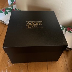 ガラスドームと陶器プレートセットの画像