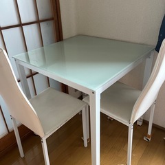 ダイニングテーブル・イスセット