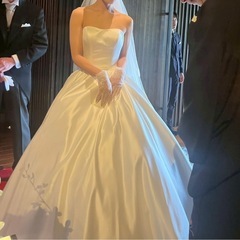 ウェディングドレス　サテン　プリンセス