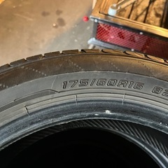 新しめ？あまり使ってない車のタイヤ