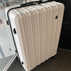 キャリーケース　白
