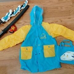 男の子向け 子供服10点90〜100＆おもちゃセット レインコート、甚平の画像