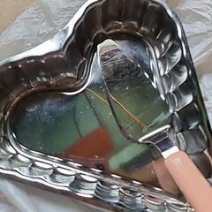 焼き型ケーキ型と取り分けナイフ