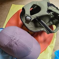 介護用円座とケガ予防ヘッドギア、ヘルメット帽子の画像