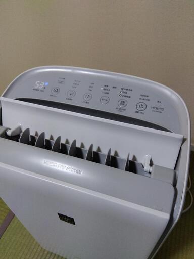 世界的に 美品SHARP (あり プラズマクラスター2023年製 CV-PH140-W 除湿機 除湿機・乾燥機