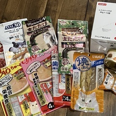 猫フード　チュール・レトルトパウチ・缶詰など