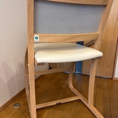 【カリモク】クレシェ 学習椅子 ダイニングチェア（小傷あり）の画像