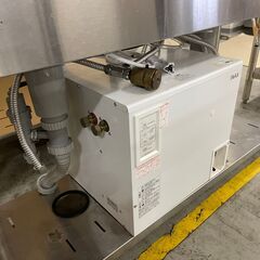 INAX・LIXIL湯沸かし機と手洗シンクと2槽シンクの画像
