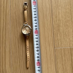 FOSSIL 革バンド腕時計
の画像