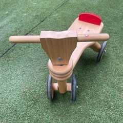 木製の三輪車
