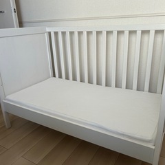 ベビーベッド　IKEA　