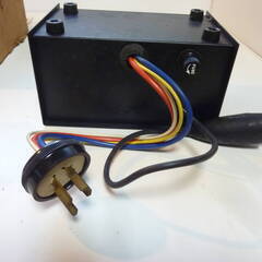 レア　動作未確認　使用方法不明　長期保管品　CAR FRIEND　自動車用　移動電源　100V　移動販売車　キャンピングカーの画像