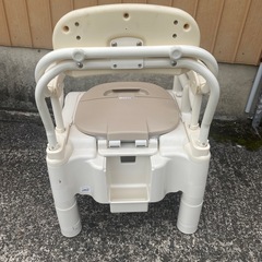 アームレスト付きポータブルトイレ　アロン化成　安寿　FX_CP べージュの画像
