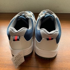 未使用　スニーカーの画像