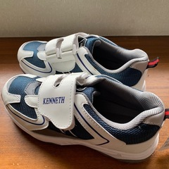 未使用　スニーカーの画像