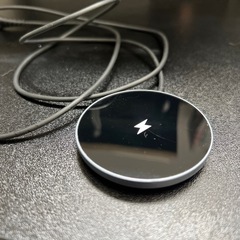 ナナミ製ワイヤレス充電器