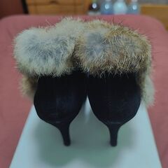 ファー付きパンプス(24.5cm)の画像