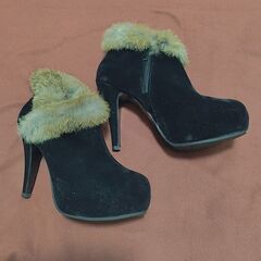 ファー付きパンプス(24.5cm)の画像